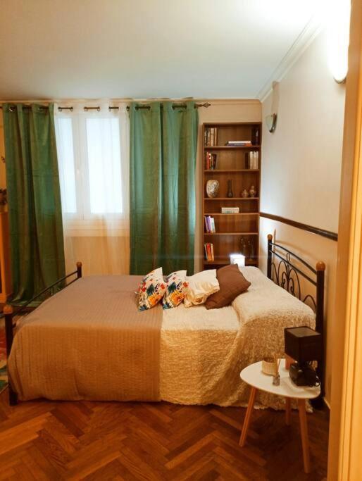 Romantic Apartment Ideal For Women! Атина Екстериор снимка
