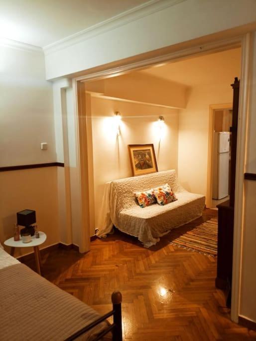 Romantic Apartment Ideal For Women! Атина Екстериор снимка