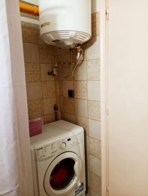 Romantic Apartment Ideal For Women! Атина Екстериор снимка