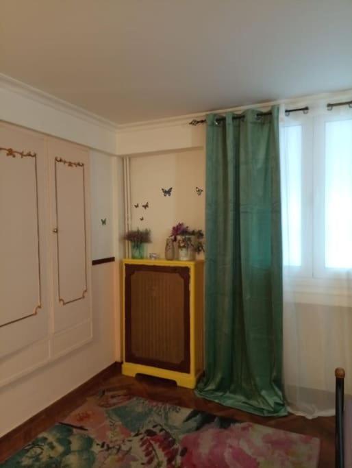 Romantic Apartment Ideal For Women! Атина Екстериор снимка