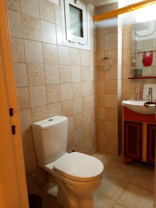 Romantic Apartment Ideal For Women! Атина Екстериор снимка