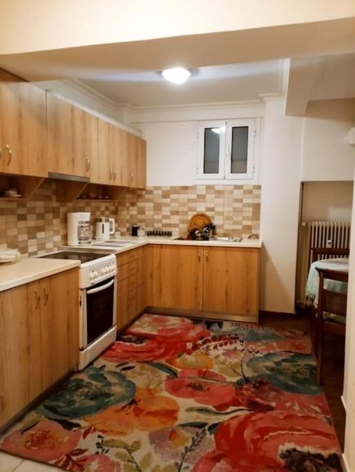 Romantic Apartment Ideal For Women! Атина Екстериор снимка